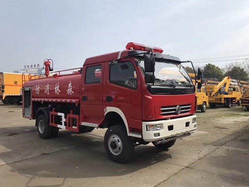四驅雙排座消防灑水車 四驅雙排座消防灑水車