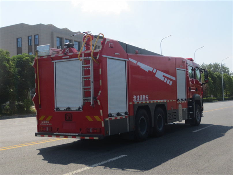 豪沃后雙橋泡沫消防車(12.8噸)圖片
